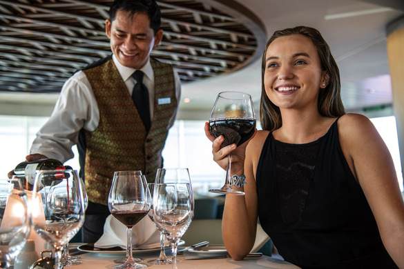 Paul Gauguin Cruises MS Paul Gauguin La Veranda LIfestyle 15 ©Paul Gauguin Cruises.jpg